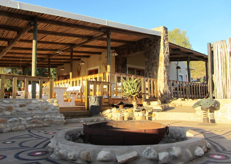 Restaurant/places to eat, BBQ facilities, Lounge or bar, Internal: Not applicable to any particular room