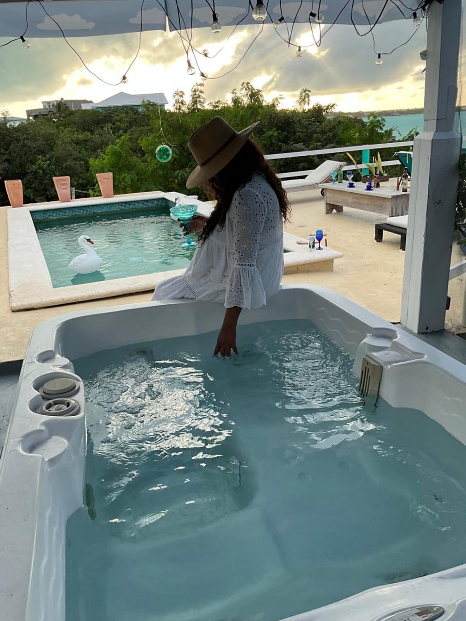 Hot Tub, Swimming pool