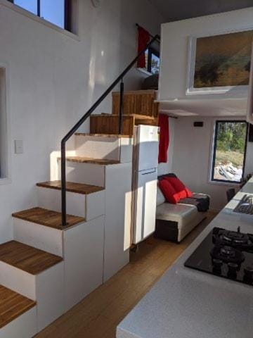 Bottletree Gardens Mini Mansion Red Apartment in Gold Coast