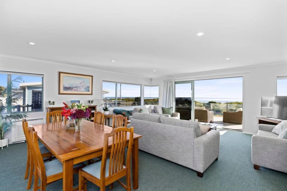 Oceanview on Broadway House in Bay Of Plenty