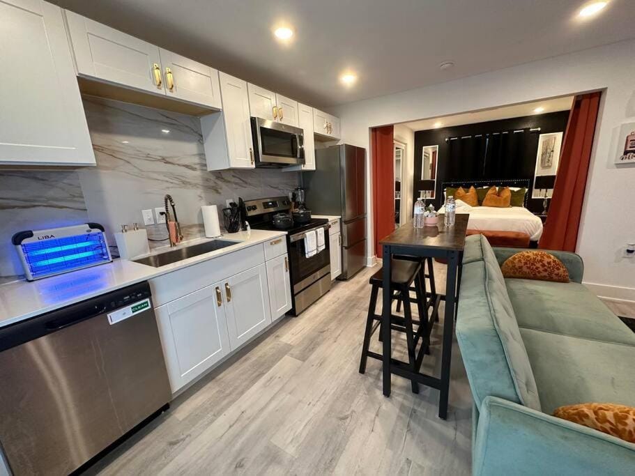 Luxury Suite in Dtw/Free Parking Apartment in Dallas