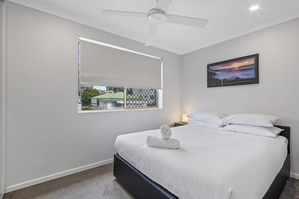 Charming 3-bed Apartment near Local Shops Apartment in Brisbane
