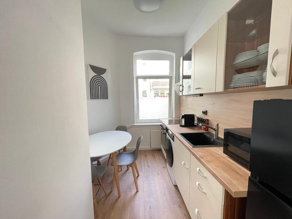 Kitchen or kitchenette, Dining area, minibar, pet friendly, stove