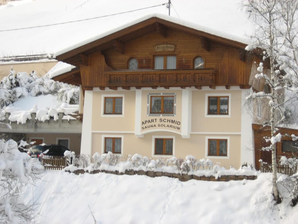 Property building, Day, Winter
