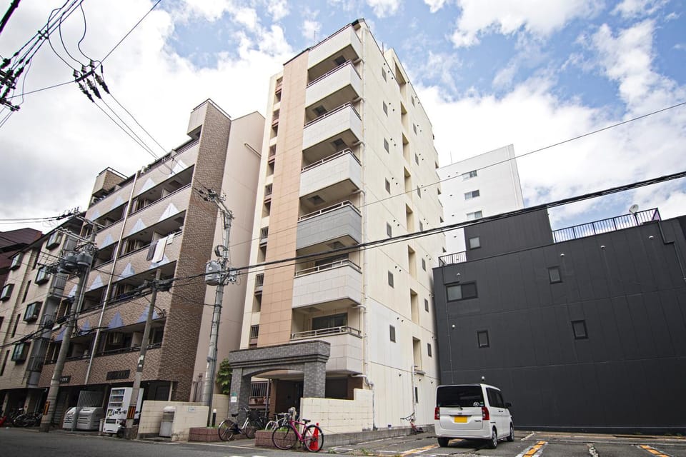 Namba Apartment 3 min walk from Imamiya or Daikokucho station Apartment in Osaka