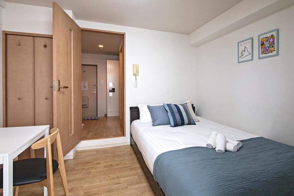 Namba Apartment 3 min walk from Imamiya or Daikokucho station Apartment in Osaka