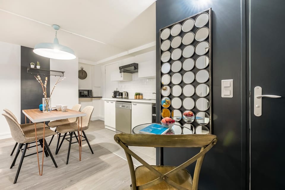 Dining area, kitchen