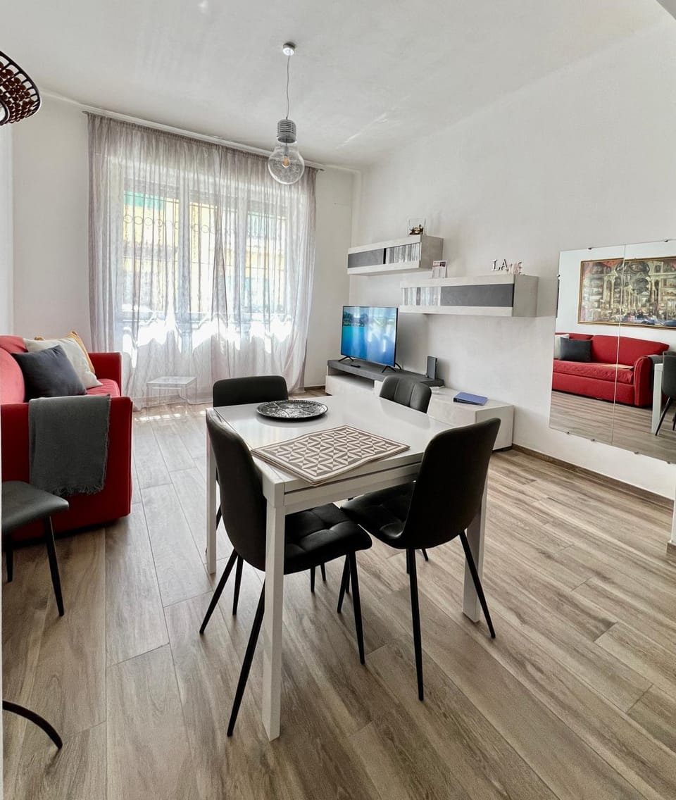 TV and multimedia, Living room, Dining area, Evening entertainment