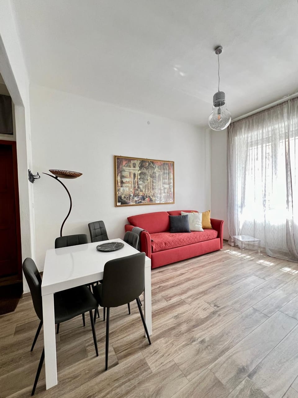 Bed, Living room, Photo of the whole room