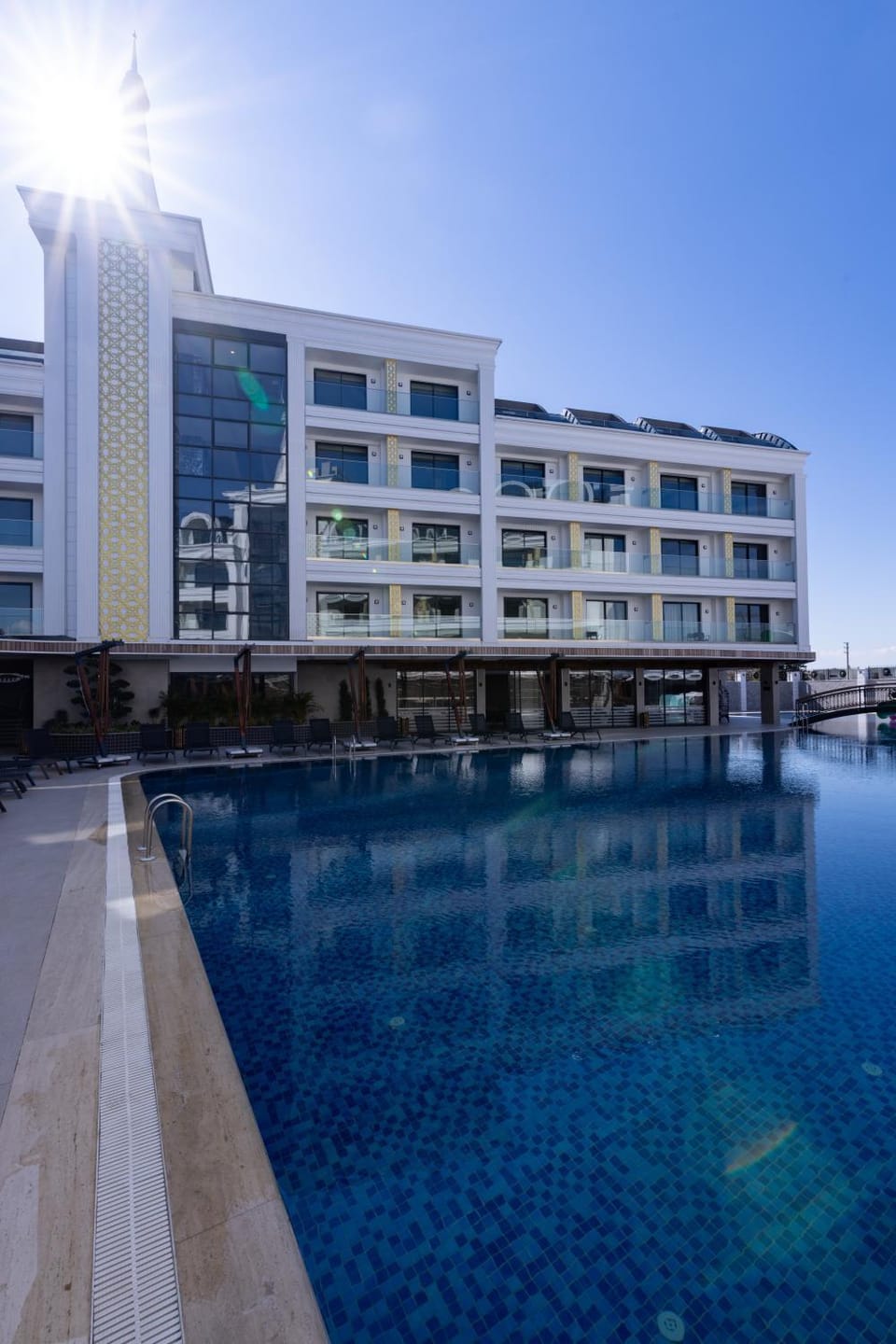 Property building, Day, Natural landscape, Pool view, Swimming pool