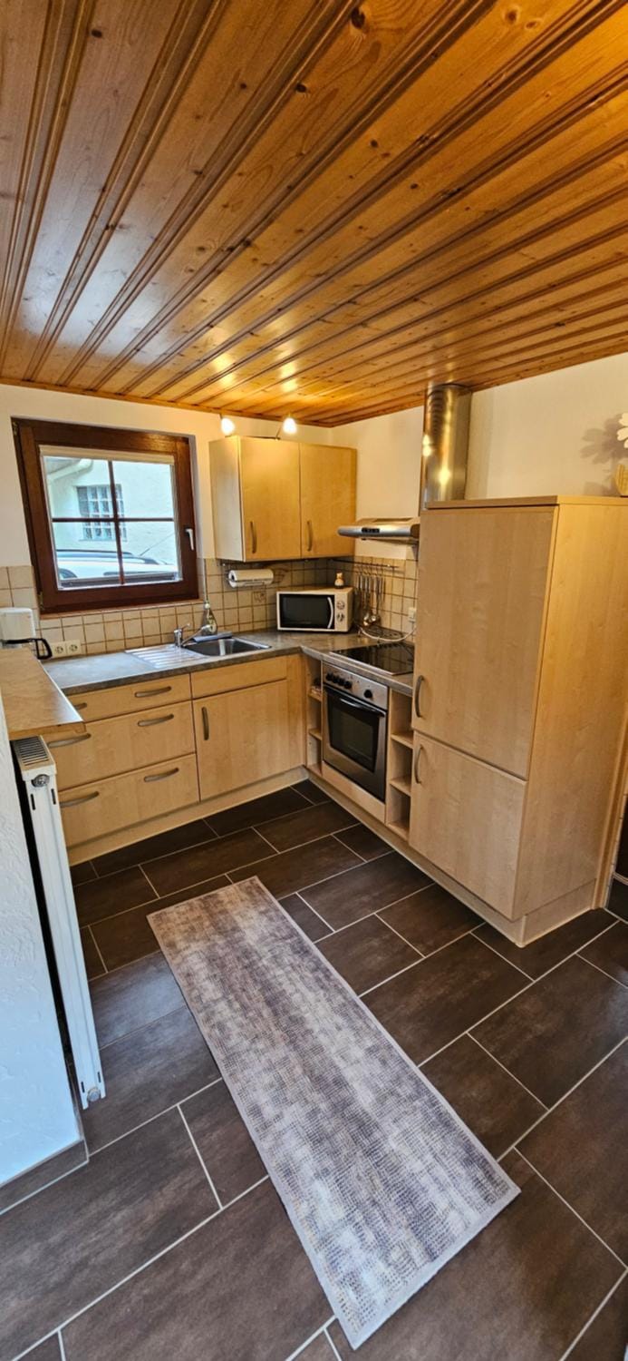 Kitchen or kitchenette, minibar, pet friendly, stove