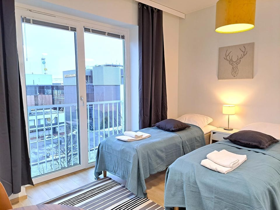 Bed, Photo of the whole room, towels