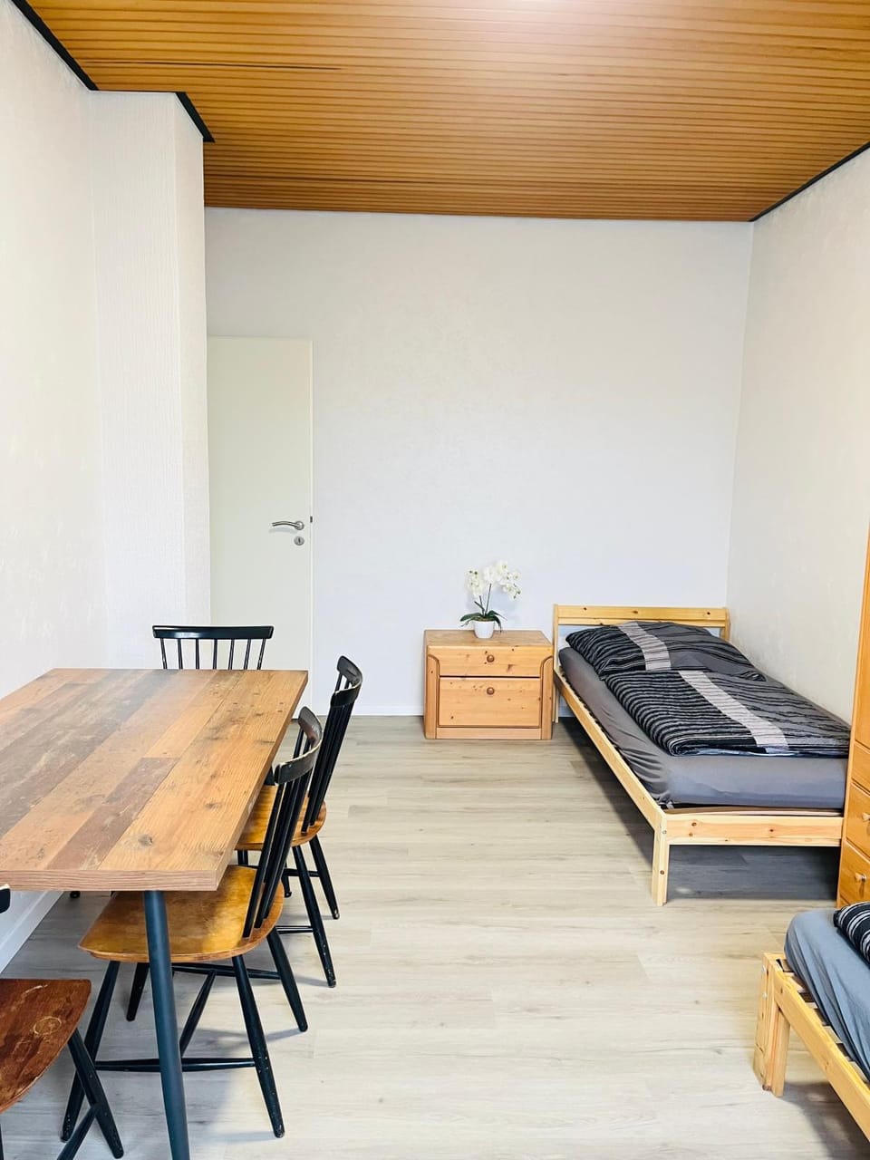 Restaurant/places to eat, Bedroom