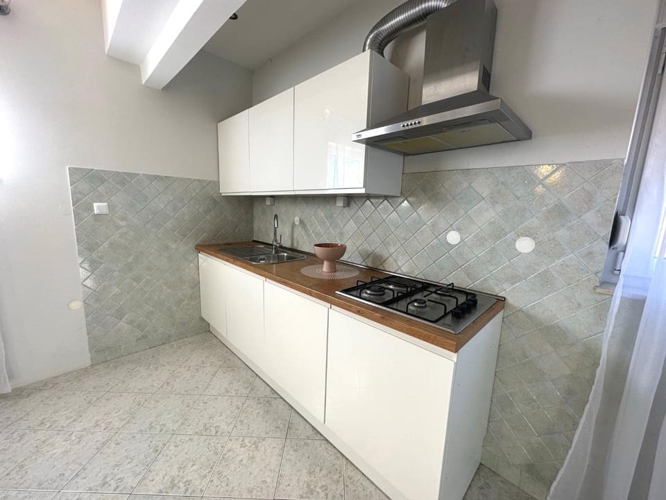 Kitchen or kitchenette, dishwasher, pet friendly, stove, toaster