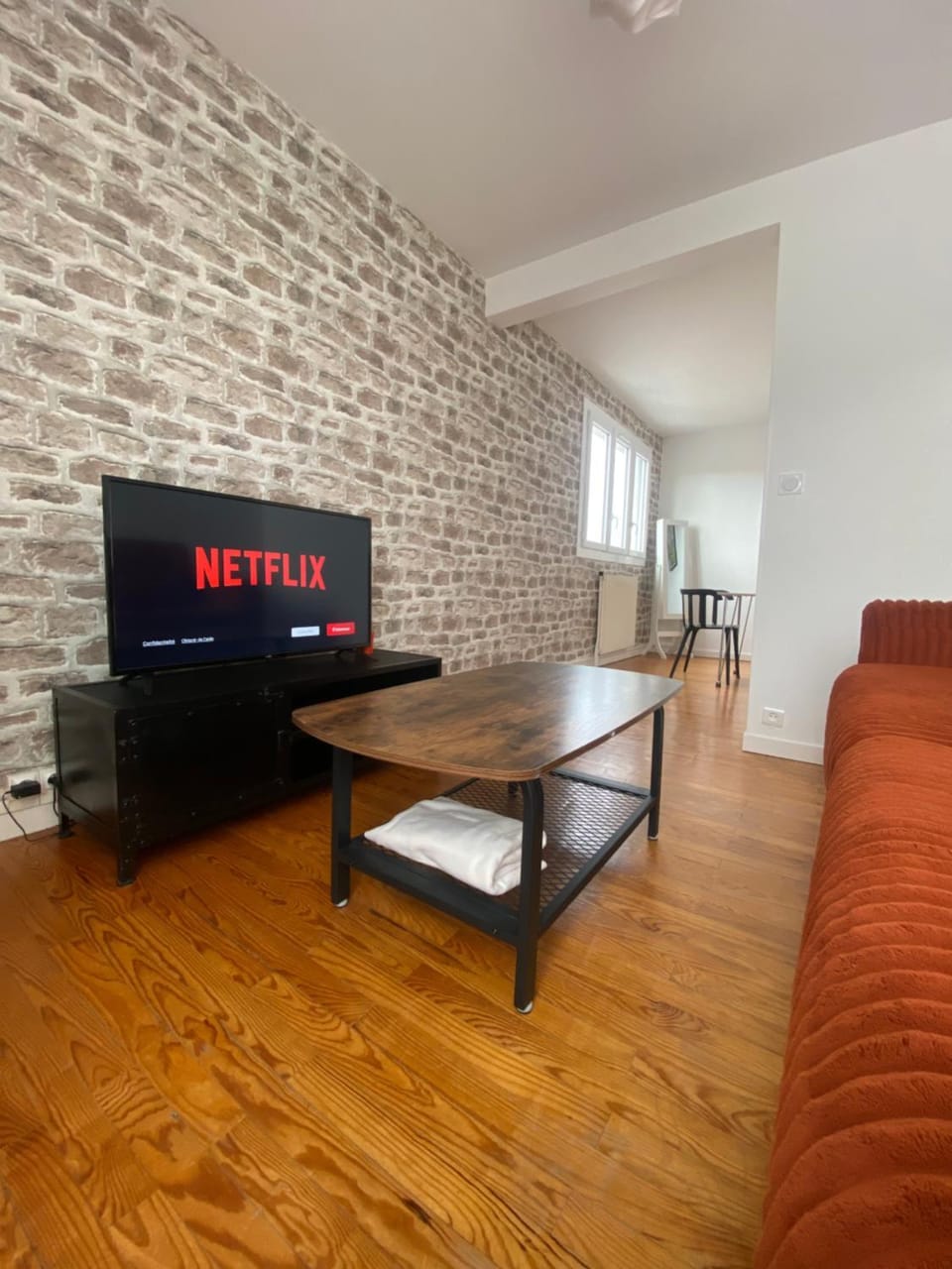 TV and multimedia, Living room, Seating area