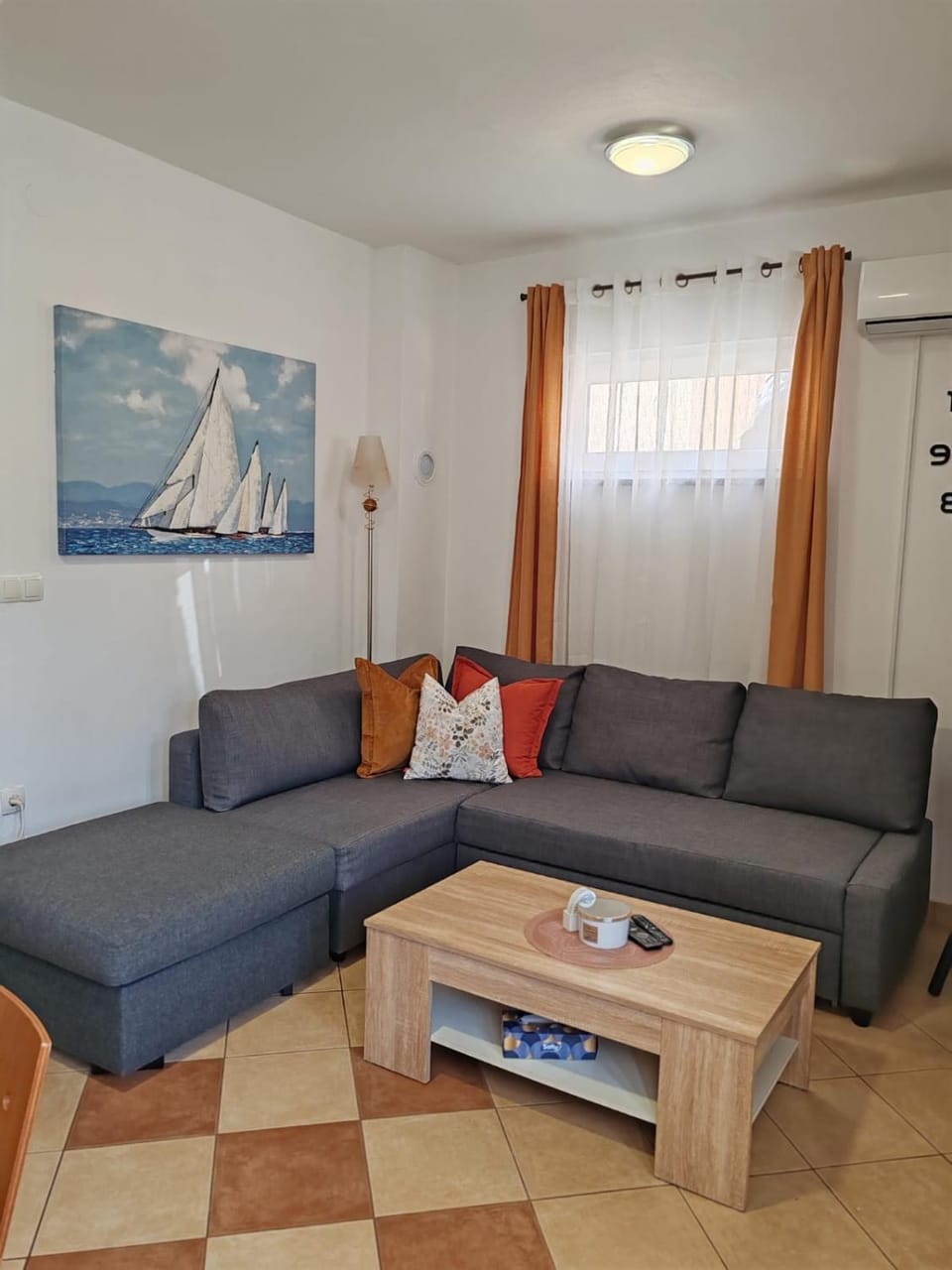 Communal lounge/ TV room, Living room, Seating area