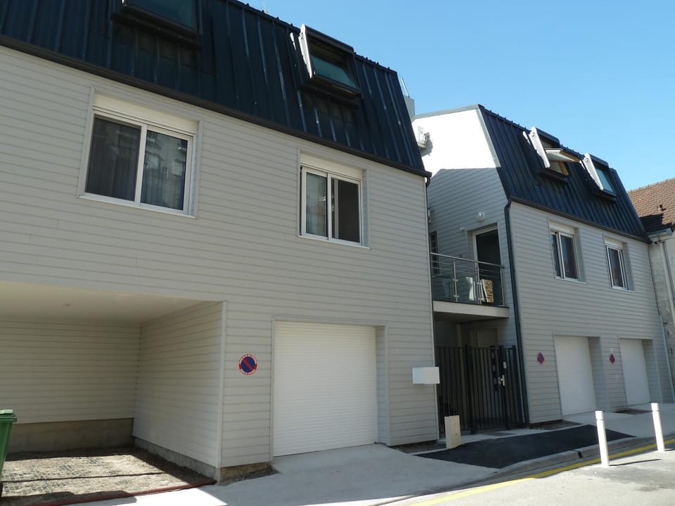 Property building, Parking