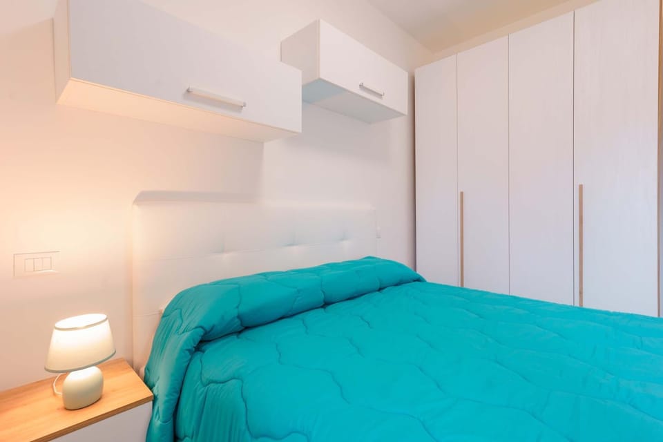 Photo of the whole room, wardrobe