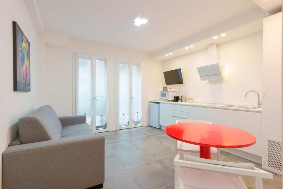TV and multimedia, Kitchen or kitchenette, Living room, Seating area, Dining area, minibar, pet friendly, stove