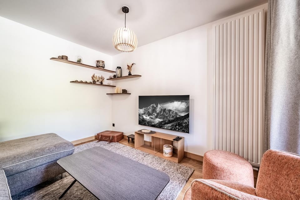 TV and multimedia, Seating area