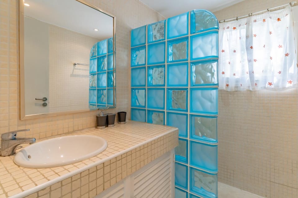 Bathroom, Living room