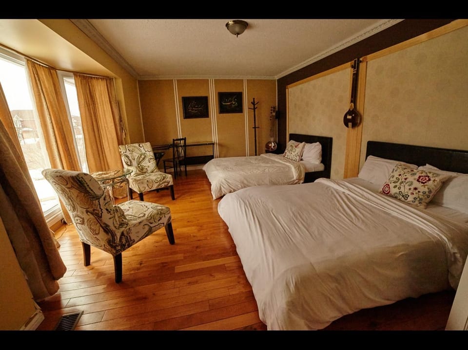 TV and multimedia, Photo of the whole room, Bedroom