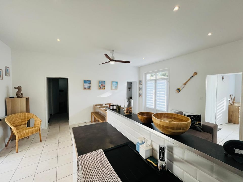 Dining area, kitchen