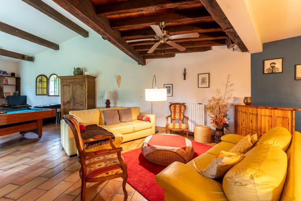 Property building, Living room