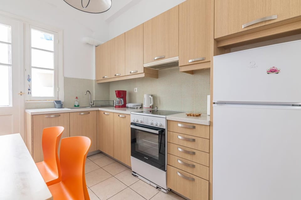 Kitchen or kitchenette, kitchen