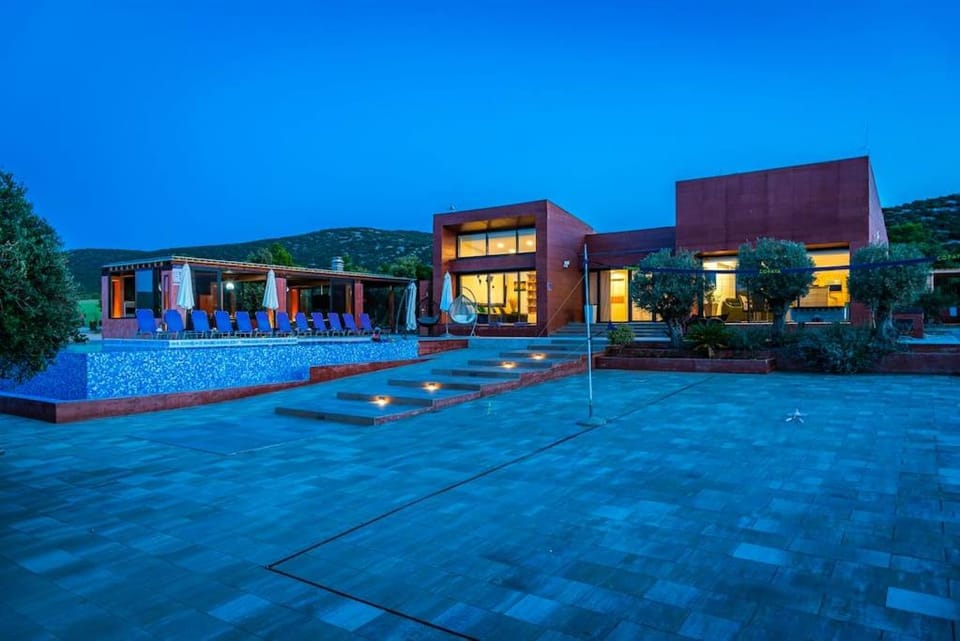 Modern Luxurious Villa with SPA-Adria Resort Villa in Tisno