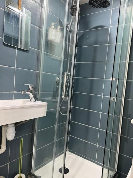 House BLUE. close of Stade de France. Apartment in Île-de-France