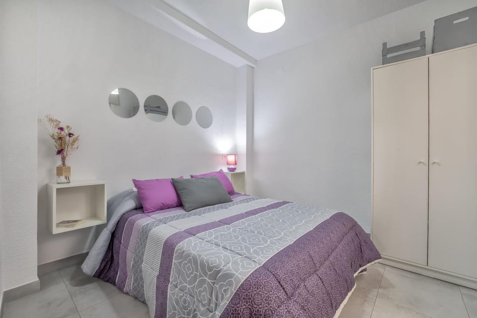 Bed, Photo of the whole room, Bedroom, wardrobe