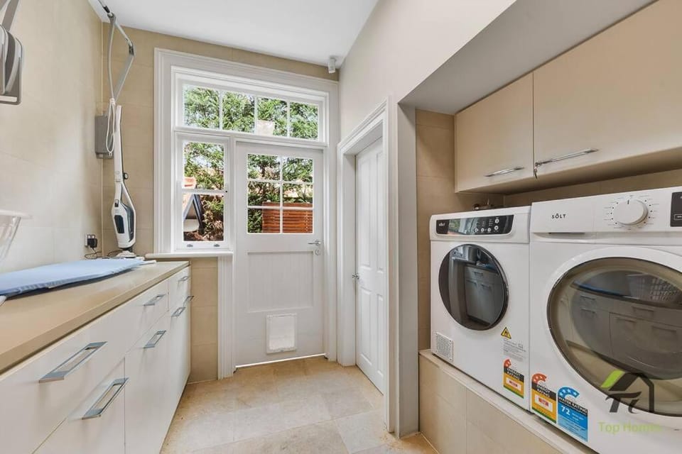 'Lynwood' Warrawee Manor- Koi Home House in Sydney