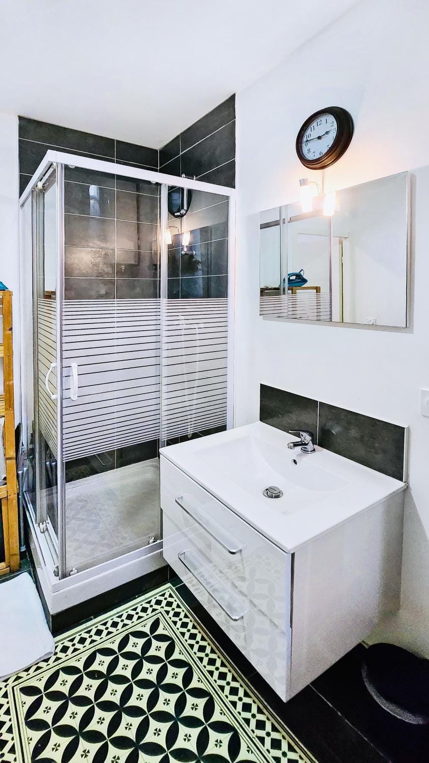 Shower, Bathroom