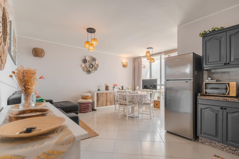 TV and multimedia, Living room, internet, microwave, kitchen