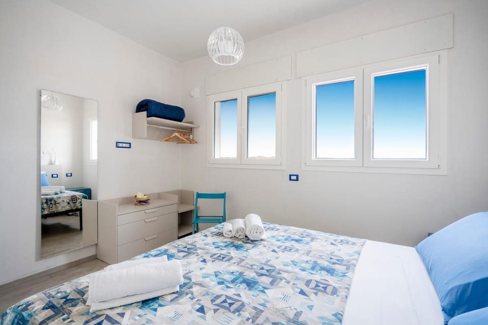 Property building, Living room, Bedroom