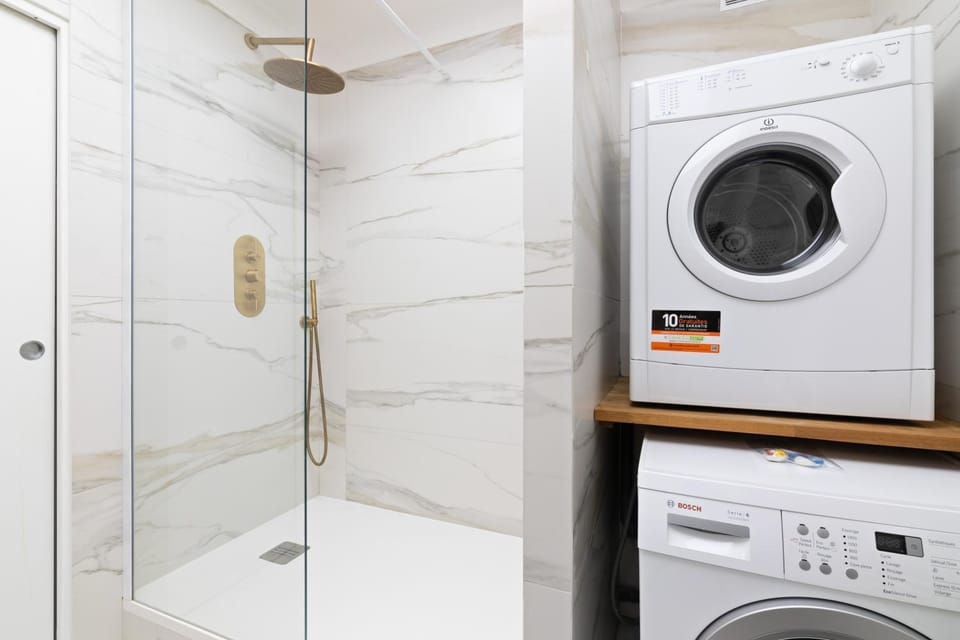 Shower, Bathroom, washing machine, dryer
