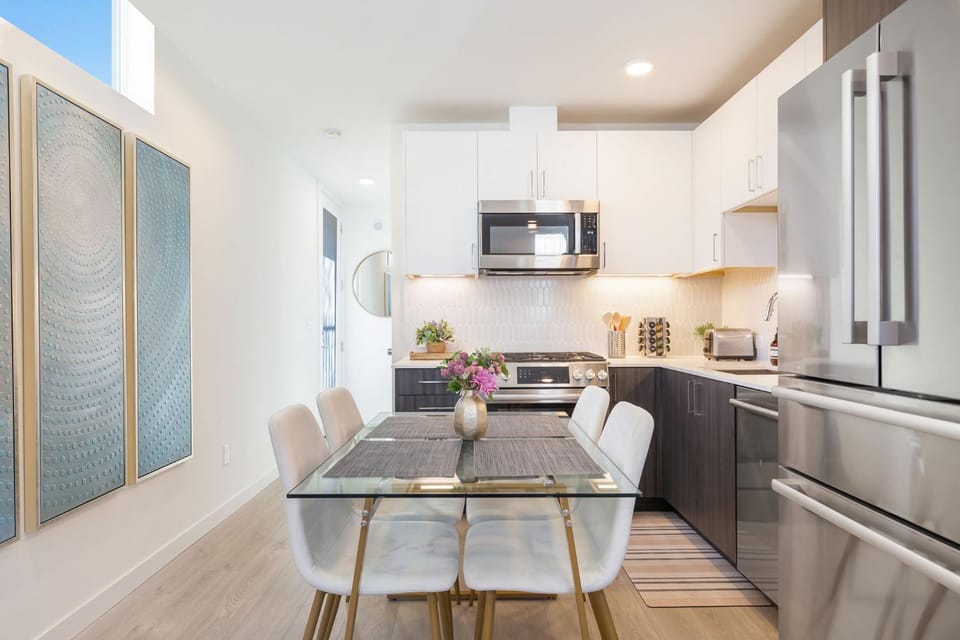 2BR 2BA Capitol Hill Cozy Haven- Rooftop House in Capitol Hill