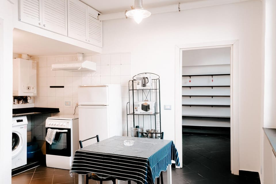 Kitchen or kitchenette, Living room, Seating area, Dining area, pet friendly, stove