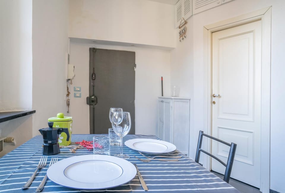Facade/entrance, kitchen