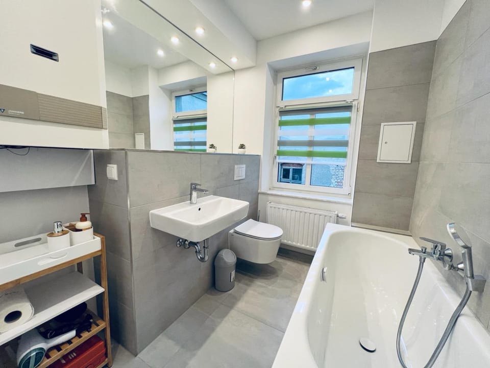 Shower, Toilet, Bathroom, Bath, hair dryier, towels