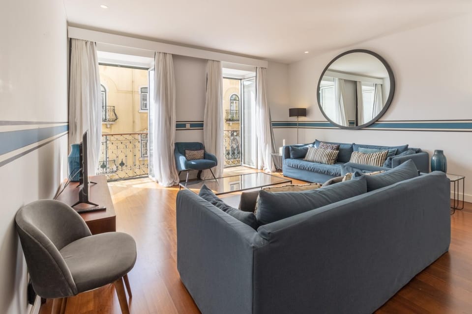 Living room, Seating area, internet, internet, air conditioner, air conditioner
