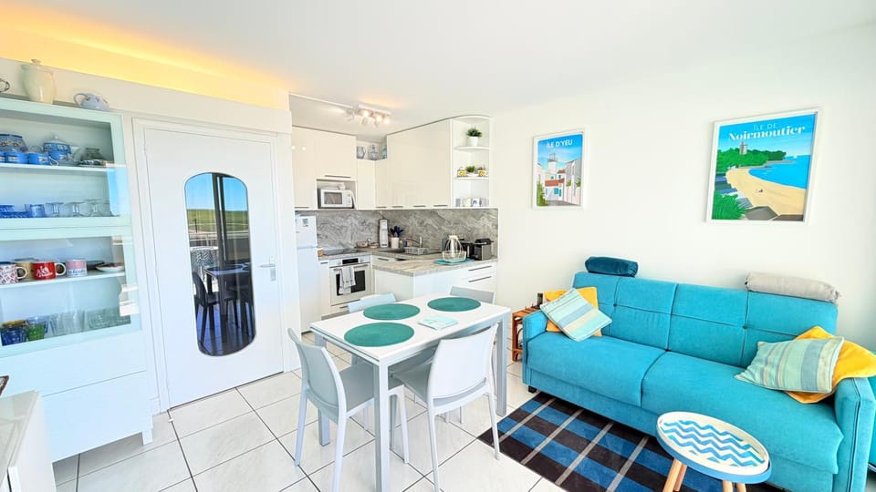 Dining area, kitchen