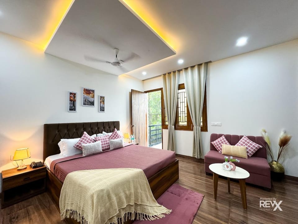 Bed, Balcony/Terrace, Photo of the whole room, Seating area, Bedroom