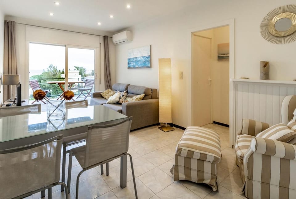 Les Tonyines 67 - Apartamento con vistas y terraza Apartment in Alt Empordà
