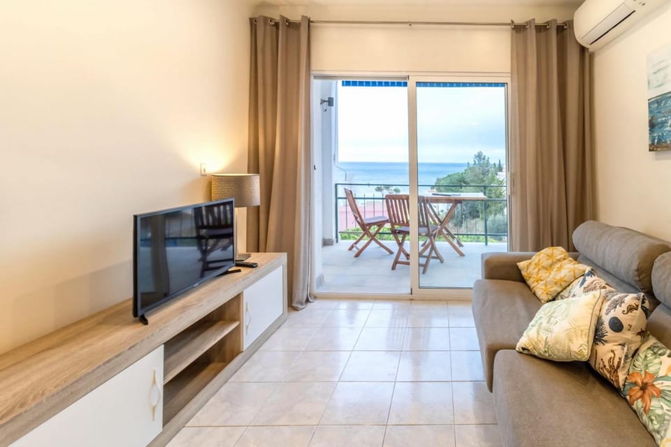 Les Tonyines 67 - Apartamento con vistas y terraza Apartment in Alt Empordà