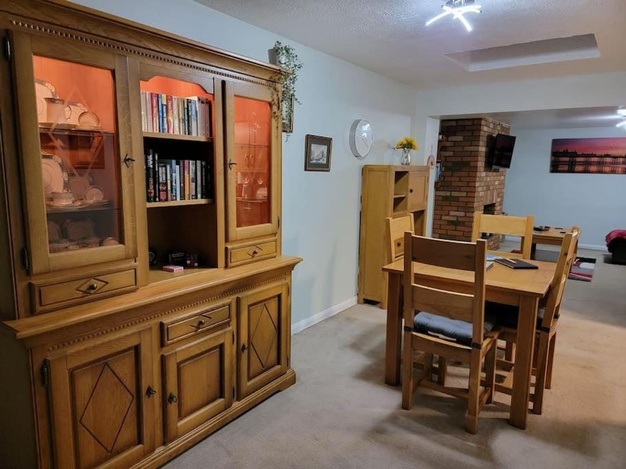 Dining area, Evening entertainment