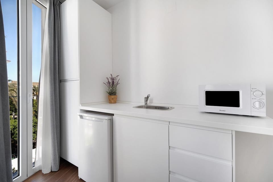 Kitchen or kitchenette, Living room