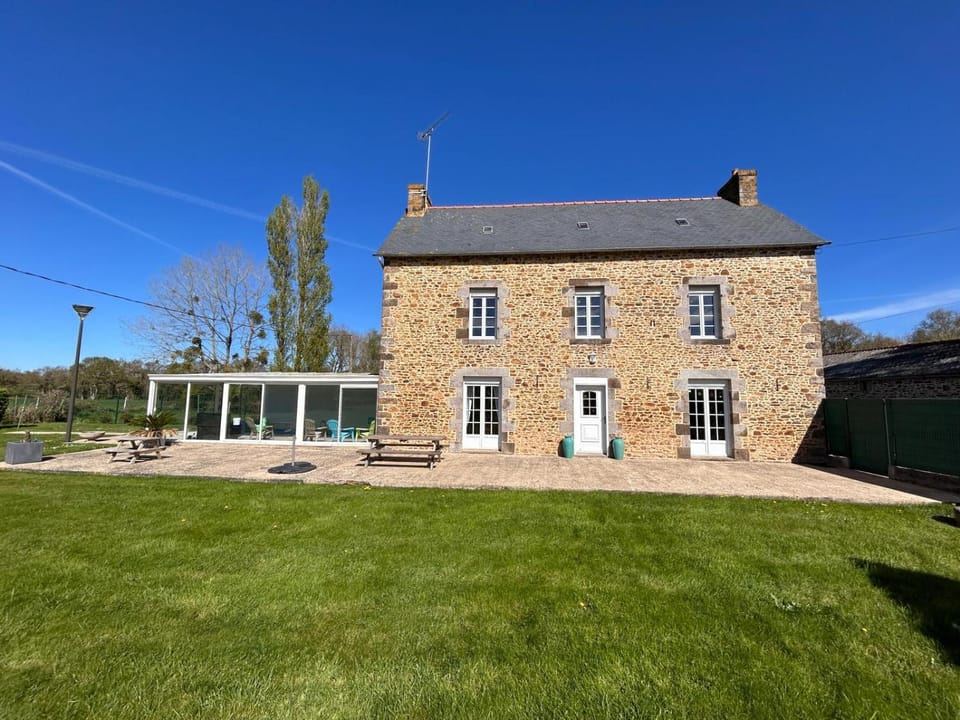 Property building, Spring, Day, Natural landscape, Garden, Garden view