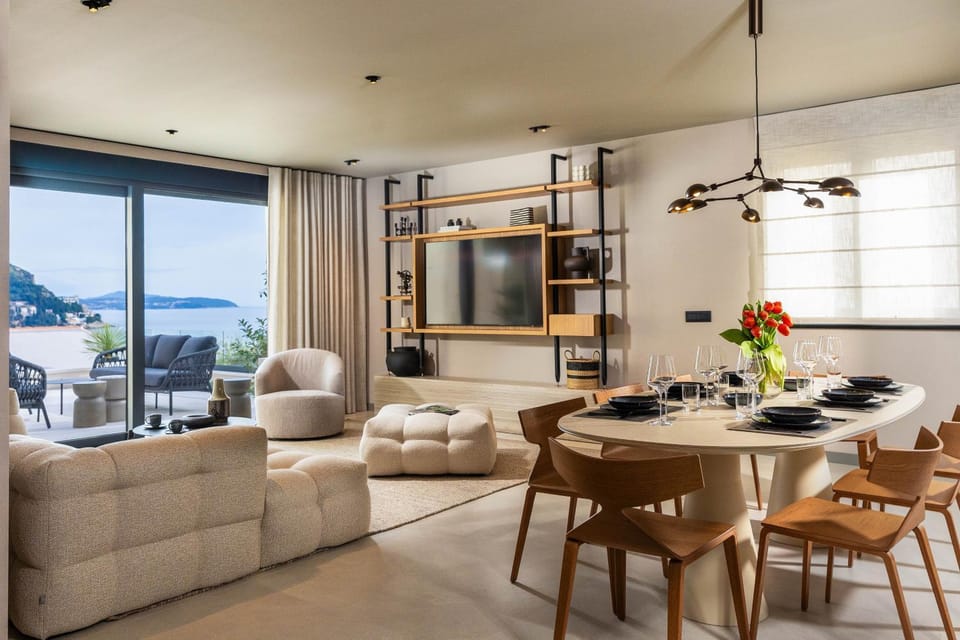 Living room, Dining area